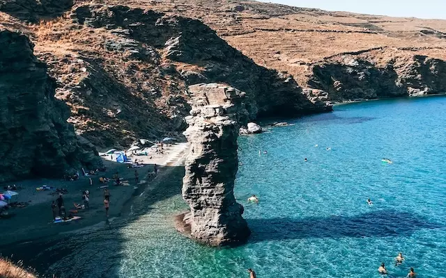 Παράδοση στίς <br> Γριάς το Πήδημα